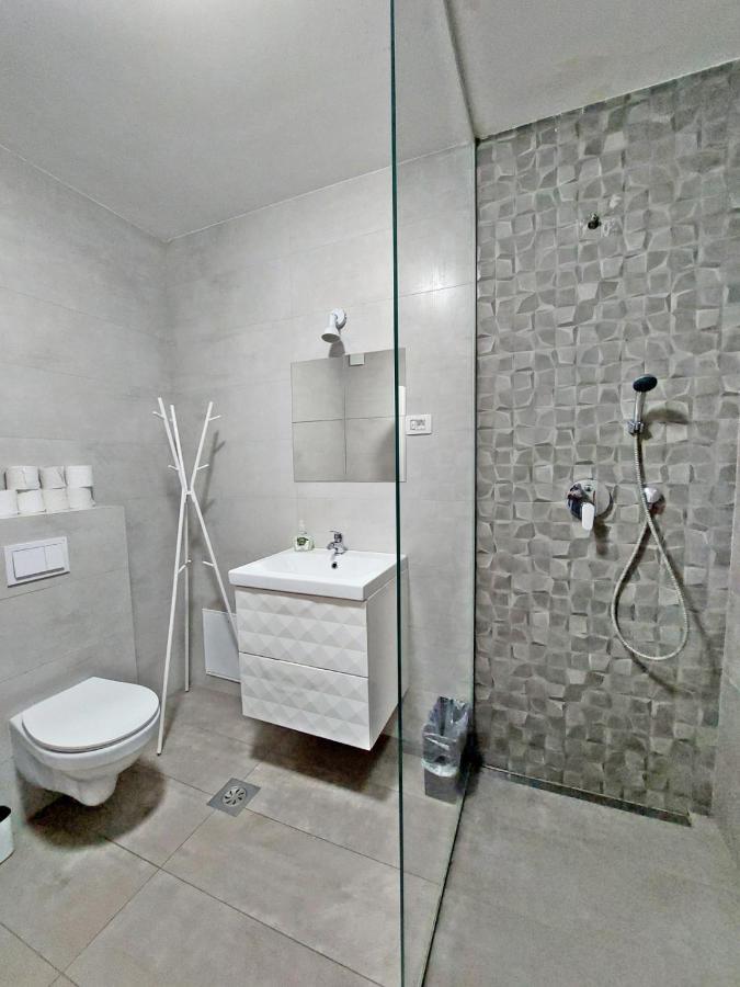Rose Valley, Modern Studios & Apartments Ljubljana Buitenkant foto